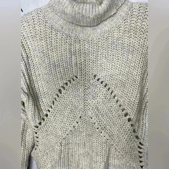 ASOS DESIGN roll neck sweater in moving rib stitch - Picture 4 of 6